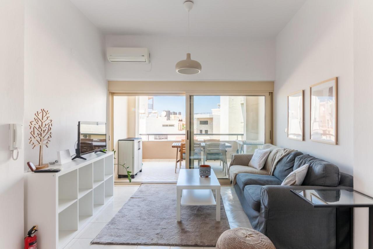 Lovely Apartment Close To The City Center イラクリオン エクステリア 写真