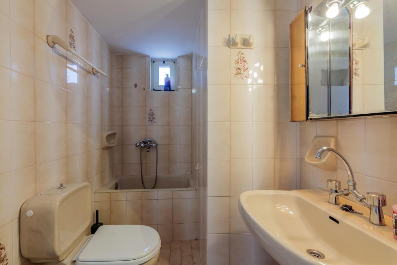 Lovely Apartment Close To The City Center イラクリオン エクステリア 写真