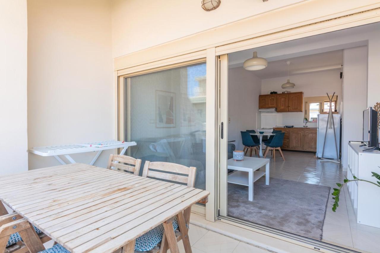 Lovely Apartment Close To The City Center イラクリオン エクステリア 写真
