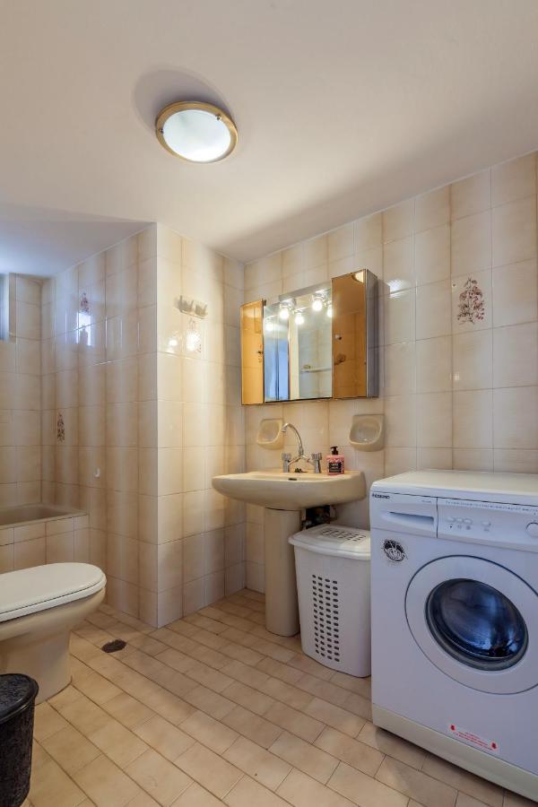 Lovely Apartment Close To The City Center イラクリオン エクステリア 写真